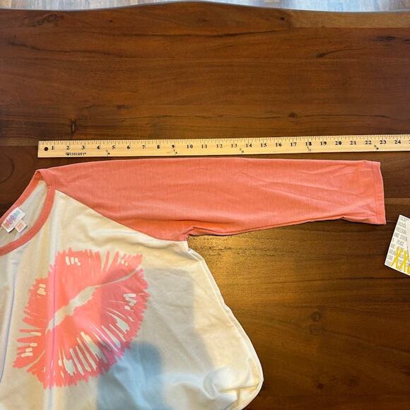 LuLaRoe NWT Randy TShirt Crew Neck Lip Kiss Long Sleeve White & Pink Size XXS - Picture 5 of 7